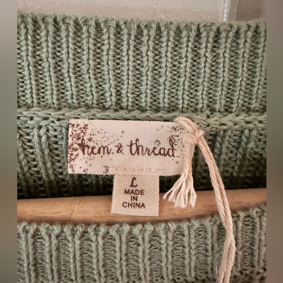 Hem & Thread Sweater BNWT - Picture 2 of 2